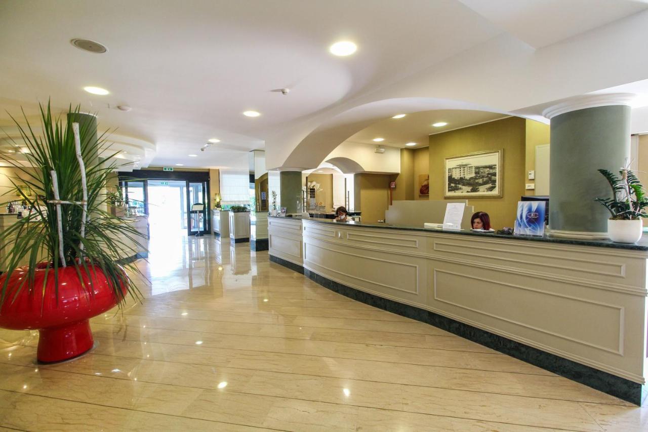 Grand Hotel Esplanada Бибионе Экстерьер фото