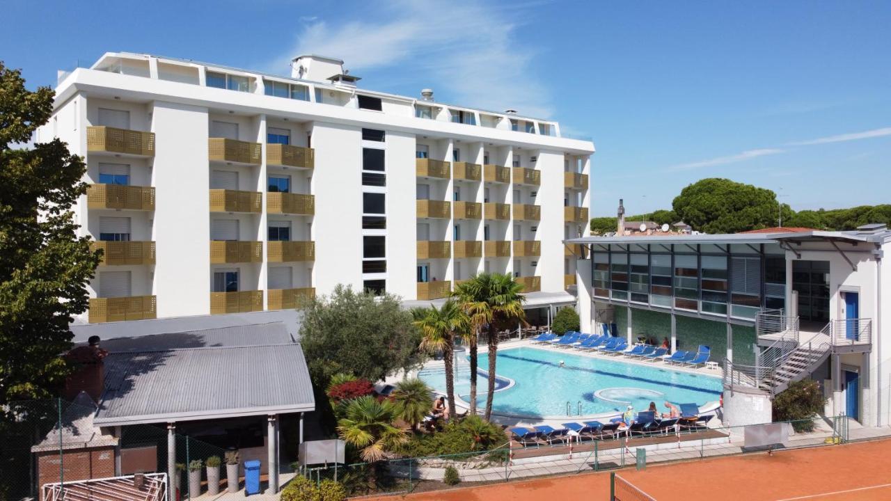 Grand Hotel Esplanada Бибионе Экстерьер фото